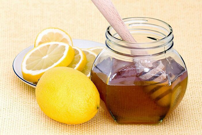 Лимон і мед - інгредієнти для маски, яка прекрасно відбілює і підтягує шкіру обличчя